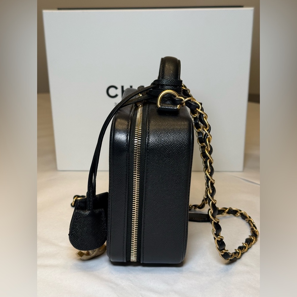 Chanel CC Vanity Case BlackCrossbody Bag with Gold Accents - Picture 6 of 16